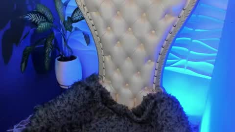 Layla online show from November 4, 1:27 am