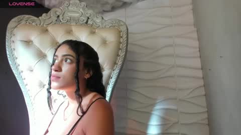 Layla online show from April 21, 8:55 pm