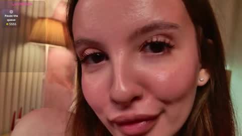 Snapshot of layla_bloom chatting on June 6, 6:01 pm Your sweet girl-next-door online show from June 6, 6:01 pm