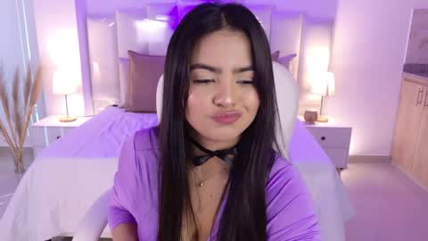 Layla Breezee online show from April 1, 1:41 pm