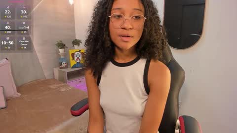 Snapshot of layla_clarke chatting on November 27, 3:30 am layla_clarke online show from November 27, 3:30 am