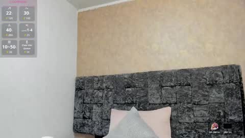 L A Y L A online show from November 17, 12:11 pm