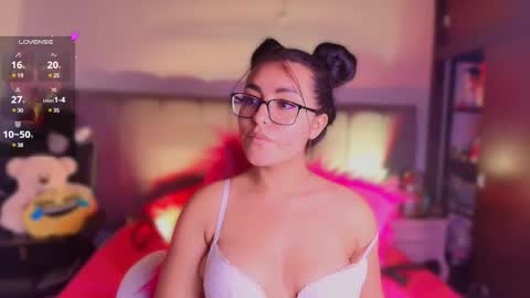 Snapshot of layla_nicols chatting on February 19, 4:33 pm Layla online show from February 19, 4:33 pm