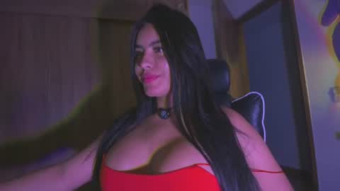 Snapshot of layla_nicols chatting on July 4, 2:51 am Layla online show from July 4, 2:51 am