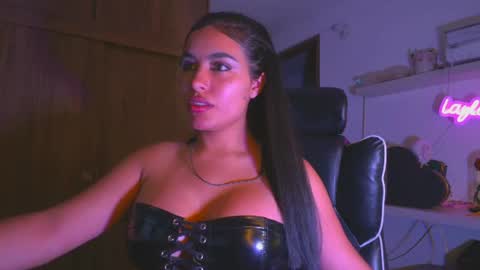 Snapshot of layla_nicols chatting on July 16, 4:18 am Layla online show from July 16, 4:18 am