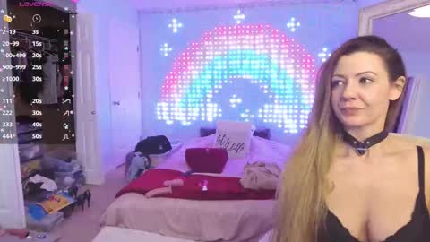 Laylaa Dreams online show from October 29, 2:14 am