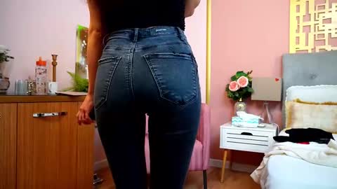 Snapshot of laylaadiamond chatting on October 22, 3:40 am LaylaaDiamond online show from October 22, 3:40 am