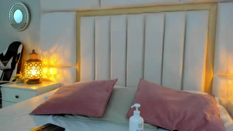 Lau online show from April 22, 7:04 pm