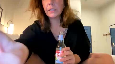 Snapshot of laylabit chatting on December 5, 7:17 am Sookie Rose online show from December 5, 7:17 am
