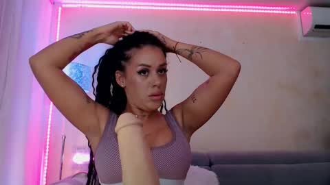 laylacruz online show from March 6, 6:43 am