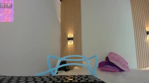 LaylaEmber online show from February 22, 1:09 pm