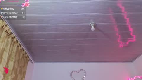 laylafoxy_tay online show from March 10, 9:21 am