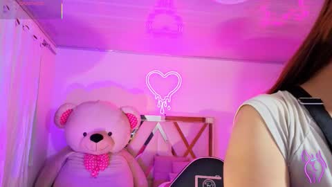 laylafoxy_tay online show from September 15, 3:39 am