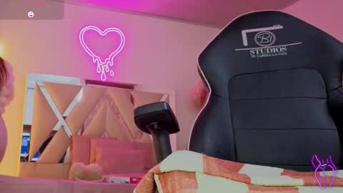 laylafoxy_tay online show from November 3, 3:19 am