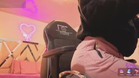 laylafoxy_tay online show from December 2, 3:23 am