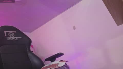laylafoxy_tay online show from December 3, 3:47 am