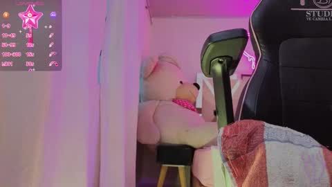 laylafoxy_tay online show from February 4, 11:38 am