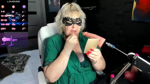 Snapshot of laylalaylamilf chatting on October 28, 3:10 am laylalaylamilf online show from October 28, 3:10 am