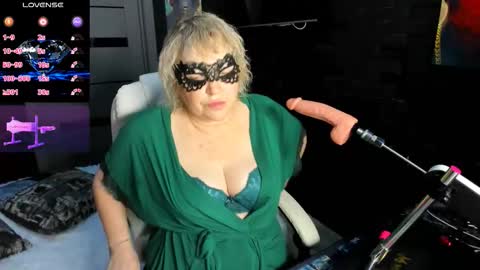 Snapshot of laylalaylamilf chatting on November 22, 8:35 am laylalaylamilf online show from November 22, 8:35 am