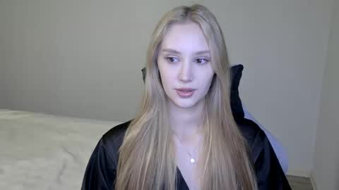 LaylaPretty001 online show from October 2, 4:19 am