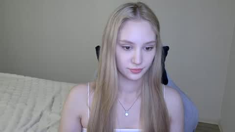 LaylaPretty001 online show from October 7, 4:20 am