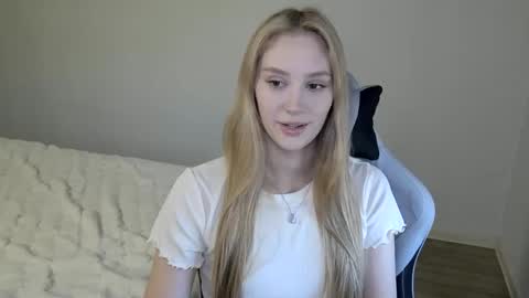 LaylaPretty001 online show from October 31, 6:47 am