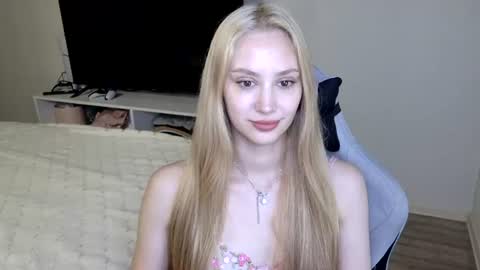 LaylaPretty001 online show from June 27, 4:50 am