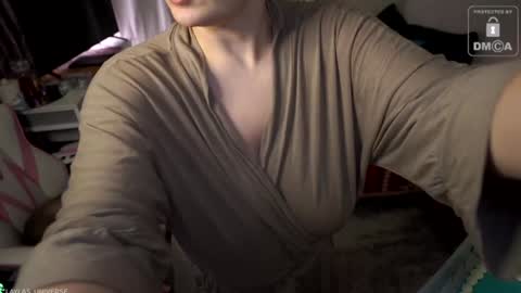 Snapshot of laylas_universe chatting on January 31, 3:41 am Layla Universe online show from January 31, 3:41 am