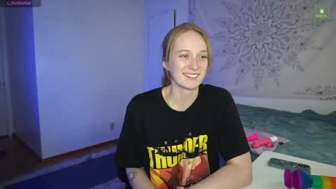 Snapshot of laylas_universe chatting on September 17, 3:41 am Layla Universe online show from September 17, 3:41 am