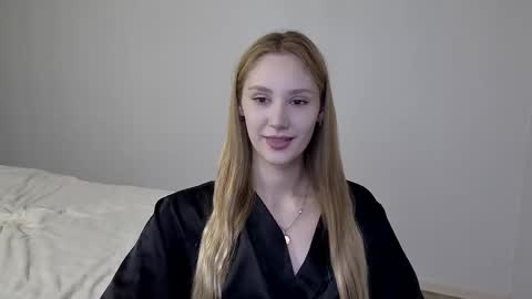 Laylla001 online show from December 4, 5:38 am