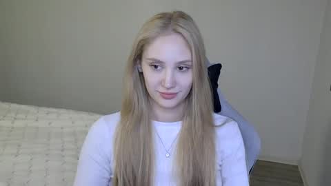 Laylla001 online show from October 20, 12:27 pm