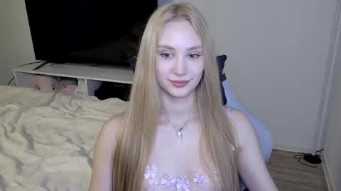 Laylla001 online show from March 3, 7:25 am