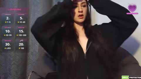 laylolasquirt online show from November 2, 4:59 am