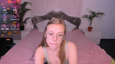 Snapshot of layriantavee chatting on December 27, 1:28 pm layriantavee online show from December 27, 1:28 pm