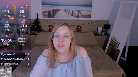 Snapshot of layriantavee chatting on January 3, 10:20 am layriantavee online show from January 3, 10:20 am