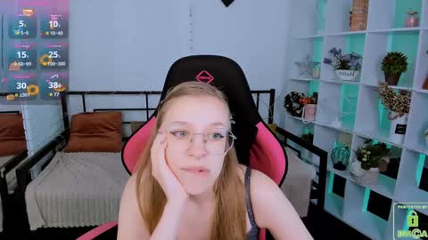 Snapshot of layriantavee chatting on January 8, 7:13 am layriantavee online show from January 8, 7:13 am