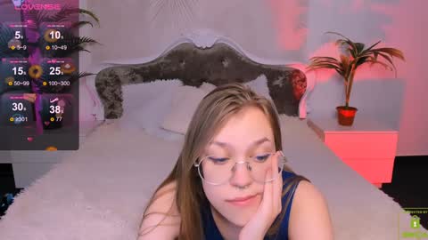 Snapshot of layriantavee chatting on January 17, 1:24 pm layriantavee online show from January 17, 1:24 pm