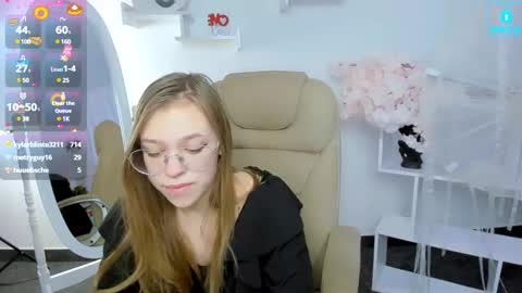 Snapshot of layriantavee chatting on February 3, 1:08 pm layriantavee online show from February 3, 1:08 pm