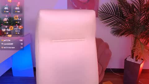 Snapshot of layriantavee chatting on February 5, 1:00 pm layriantavee online show from February 5, 1:00 pm