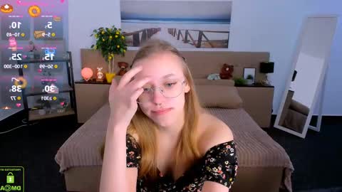 Snapshot of layriantavee chatting on February 13, 7:24 am layriantavee online show from February 13, 7:24 am