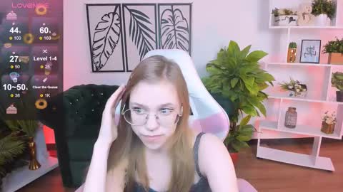 Snapshot of layriantavee chatting on February 16, 6:54 am layriantavee online show from February 16, 6:54 am