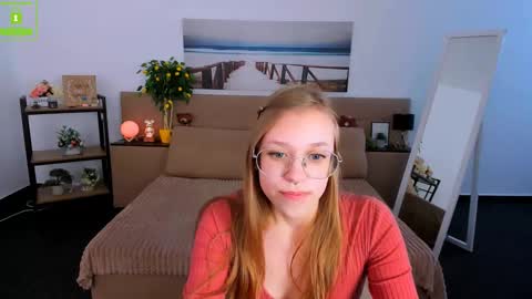 Snapshot of layriantavee chatting on March 1, 10:02 am layriantavee online show from March 1, 10:02 am