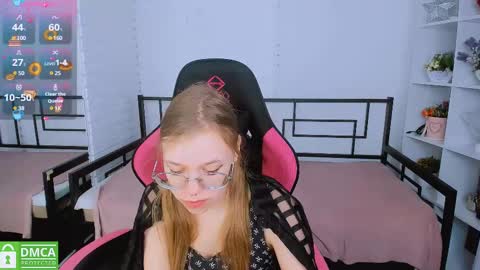 Snapshot of layriantavee chatting on March 11, 7:26 am layriantavee online show from March 11, 7:26 am