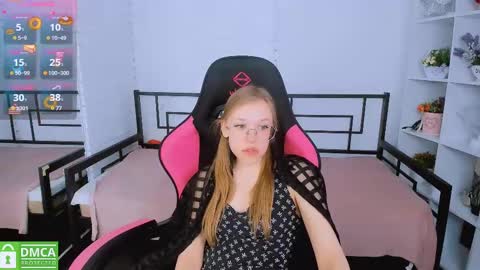 Snapshot of layriantavee chatting on March 11, 11:01 am layriantavee online show from March 11, 11:01 am