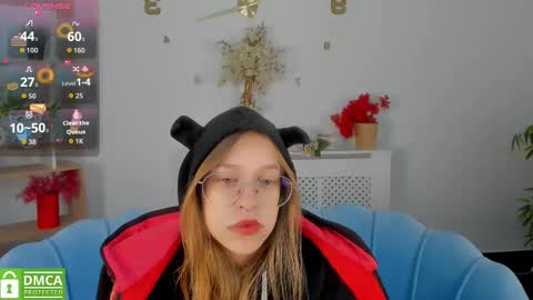 Snapshot of layriantavee chatting on October 10, 6:34 am layriantavee online show from October 10, 6:34 am