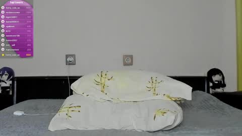 Snapshot of lazydarkknight chatting on February 19, 2:01 am Alex online show from February 19, 2:01 am