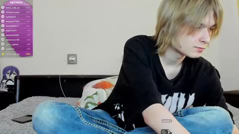 Snapshot of lazydarkknight chatting on March 1, 5:31 am Alex online show from March 1, 5:31 am