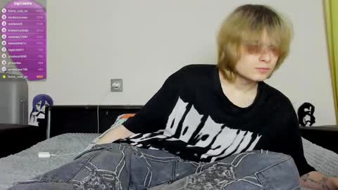 Snapshot of lazydarkknight chatting on March 4, 3:15 pm Alex online show from March 4, 3:15 pm