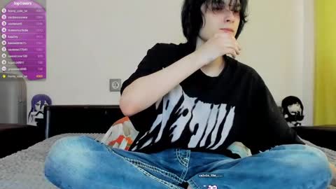 Snapshot of lazydarkknight chatting on March 6, 10:41 am Alex online show from March 6, 10:41 am