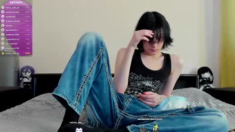 Snapshot of lazydarkknight chatting on March 9, 7:45 am Alex online show from March 9, 7:45 am